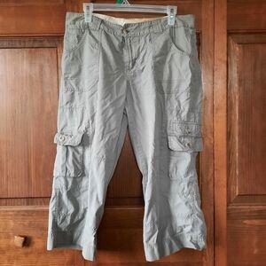 Columbia sage khaki hiking cargo capri pants